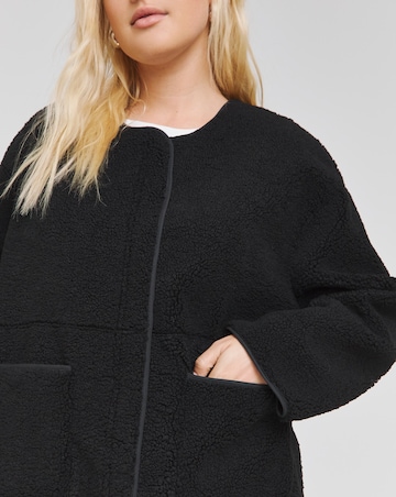 Black Round Neck Zip Through Borg Jacket