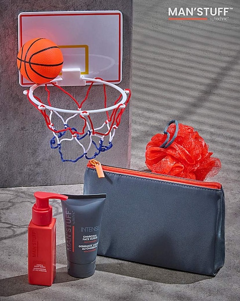 Man's Stuff Wash Bag & free travel game