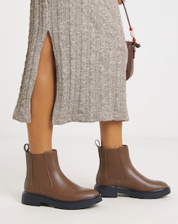 Arya Classic Chelsea Boots - Wide Fit (E)