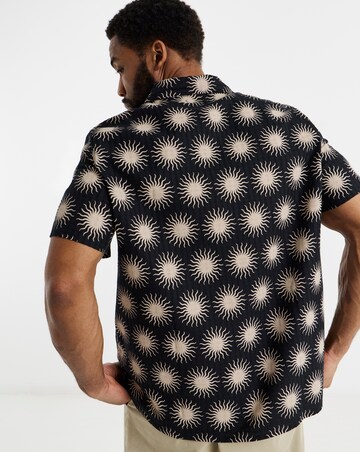 Textured Sundial Print Shirt