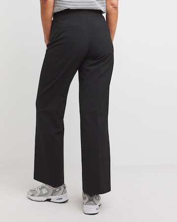 MAGISCULPT Wide Leg Trousers Short
