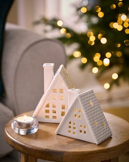 Set of 2 Lit Houses