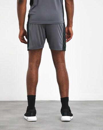 Under Armour Challenger Knit Short