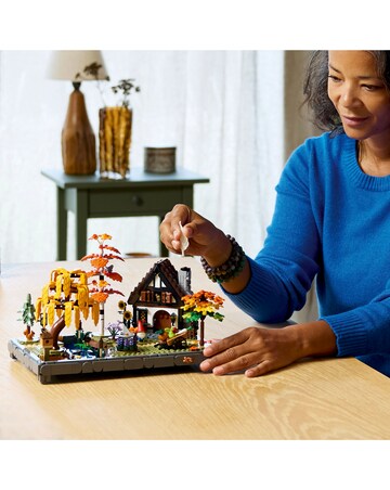 LEGO Icons Cottage Gardens