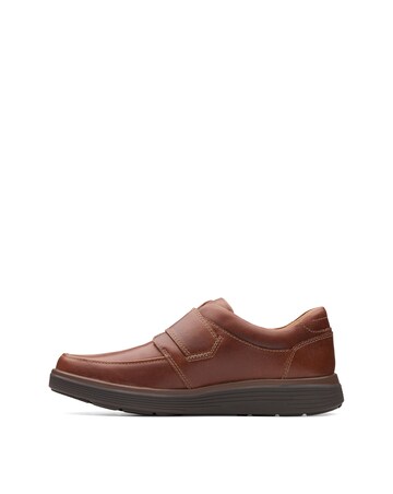 Clarks Un Abode Strap Wide Fit Shoe