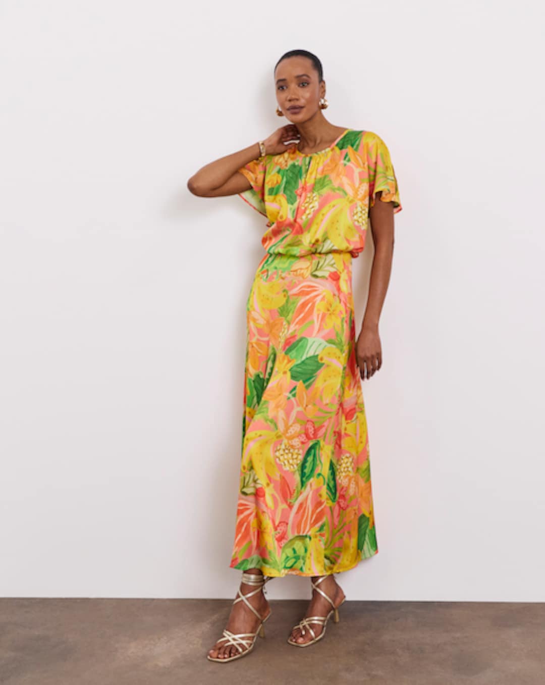 long chiffon maxi dress NicoBlu Caroline Flutter Sleeve Crinkle Chiffon Maxi Dress in Mediterranean Swirl Petite-12
