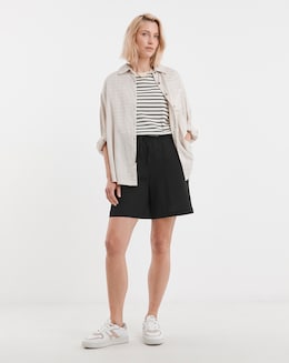 Black Linen Mix Knee Length Shorts