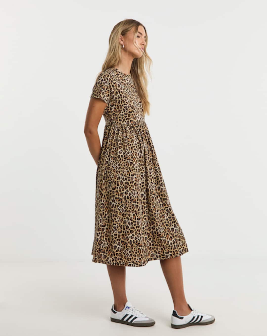 joe browns butterfly dress The Jack Shoe in Navy Size 7 by TAFT