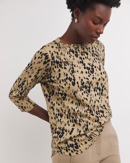 Animal Print 3/4 Sleeve Curved Hem Longline Top