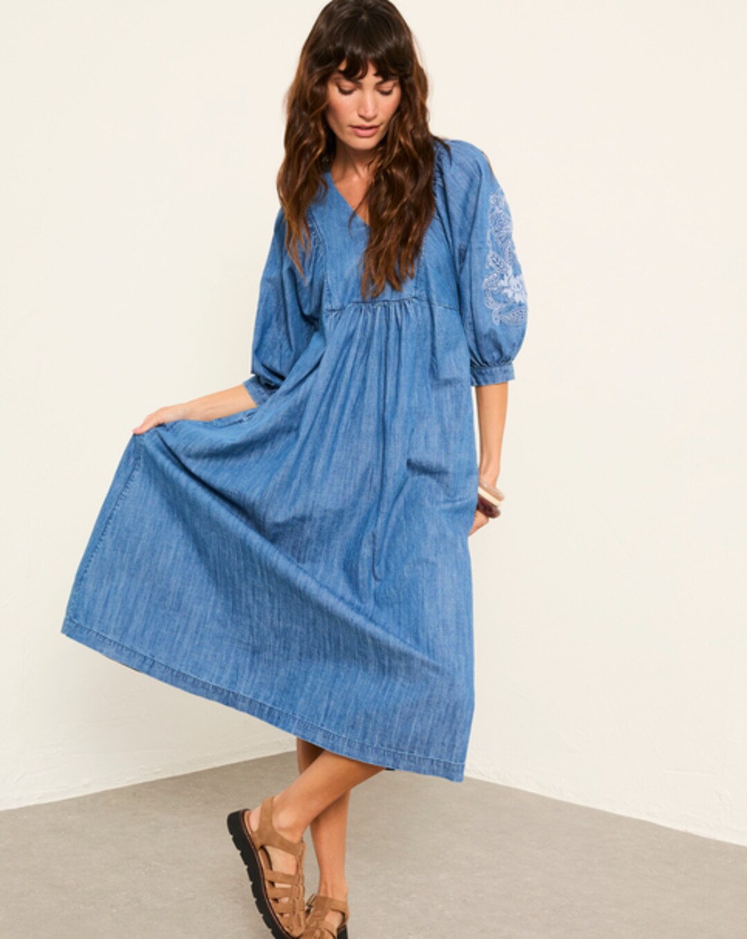 sachin and babi light blue dress Beautiful Ideas About What To Wear On A First Date In Winter