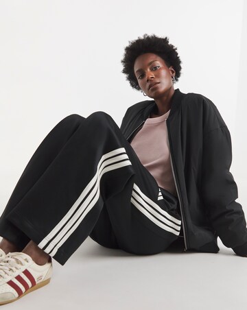 adidas 3 stripe Stadium Track Pant