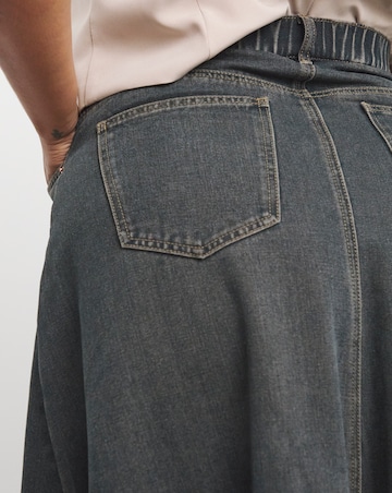 Dark Wash Box Pleat Maxi Denim Skirt