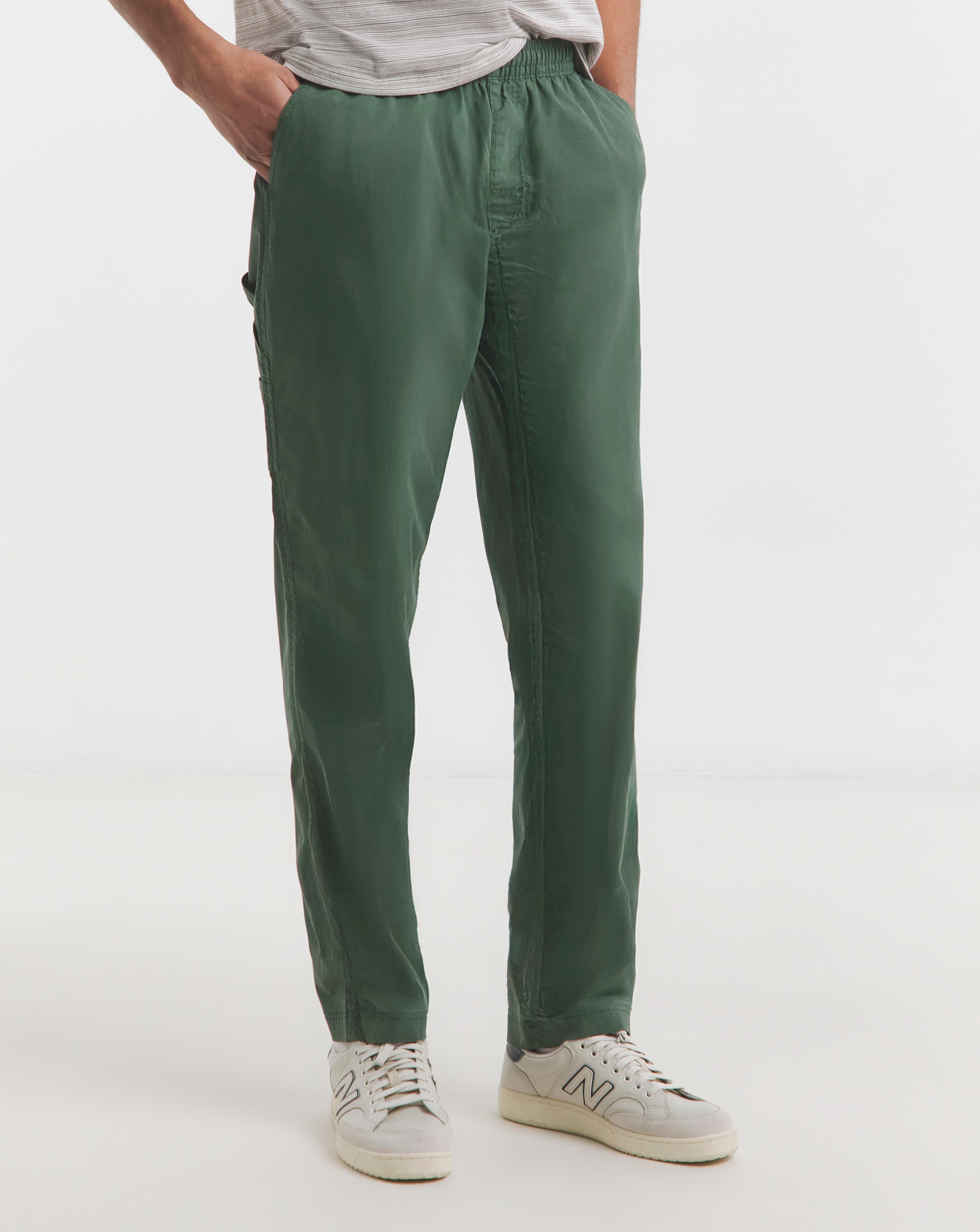 Lightweight Twill Tapered Trouser