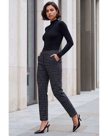 Roman Check Print Tapered Jogger