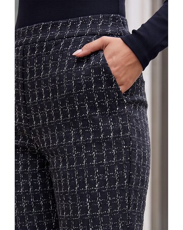 Roman Check Print Tapered Jogger