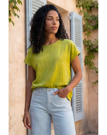Roman Buttoned Back Shell Top