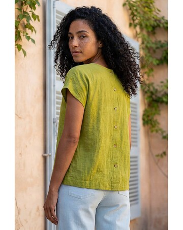 Roman Buttoned Back Shell Top