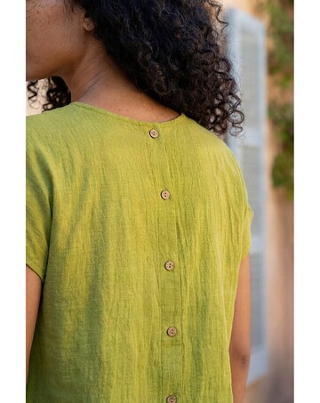 Roman Buttoned Back Shell Top