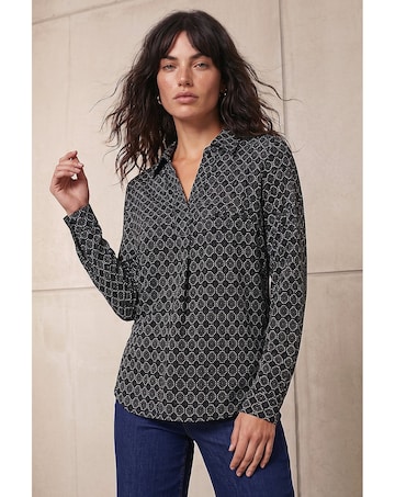 Roman Geometric Puff Print Stretch Shirt