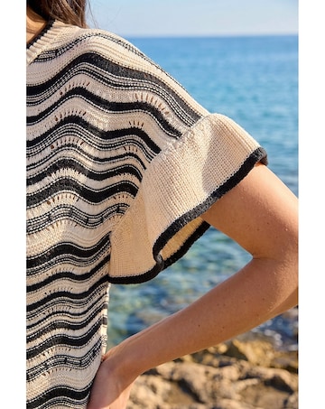 Roman Stripe Wave Frill Knit Top