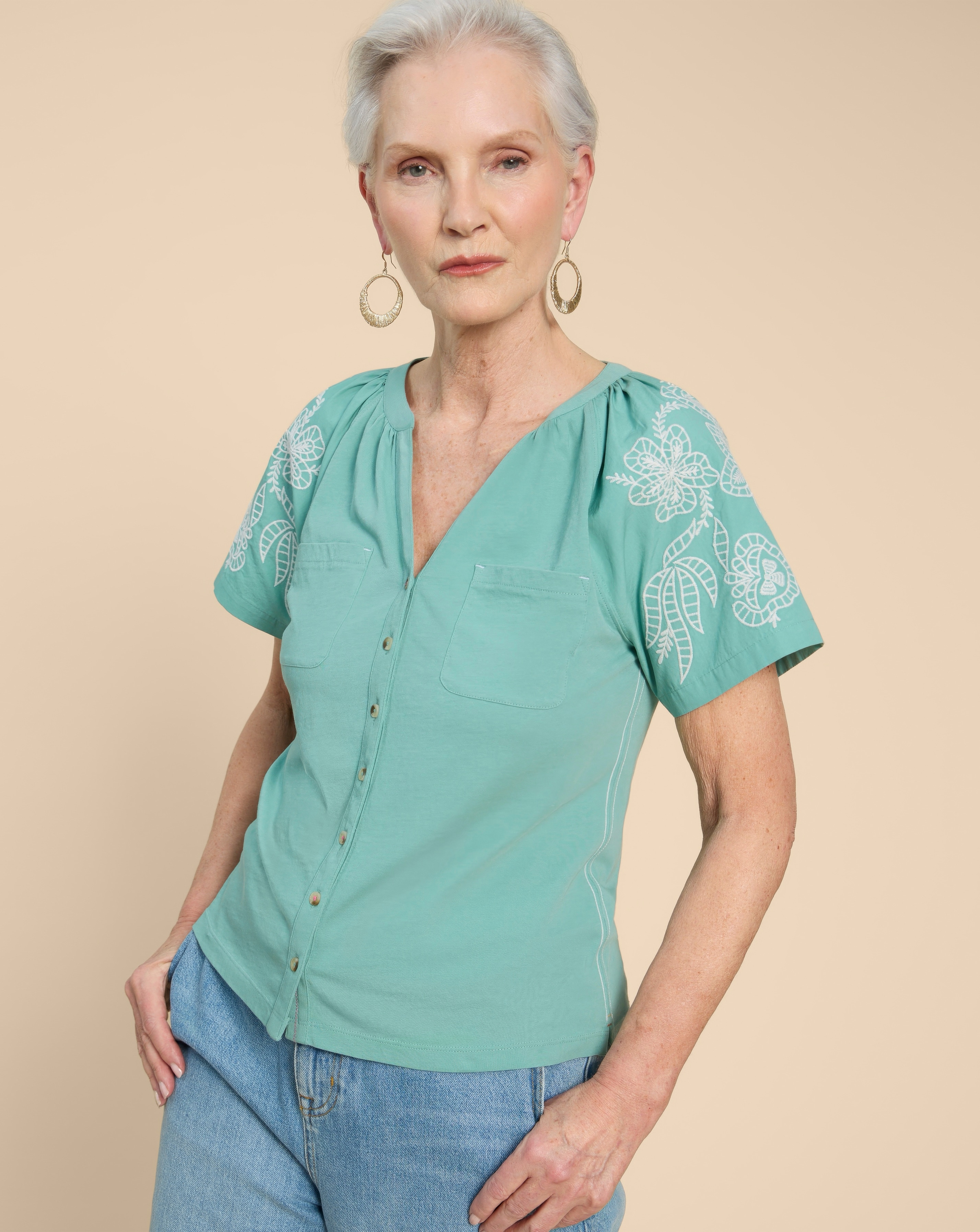 White Stuf Daisy Raglan Shirt