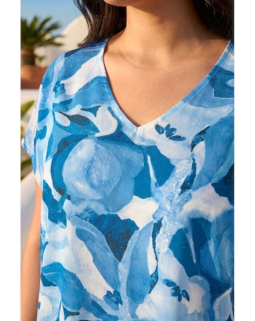 Roman Curve Abstract Print V-Neck Top
