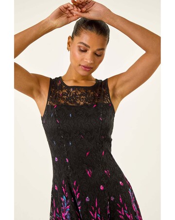 Roman Leaf Print Lace Stretch Dress