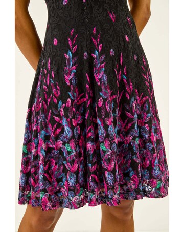 Roman Leaf Print Lace Stretch Dress