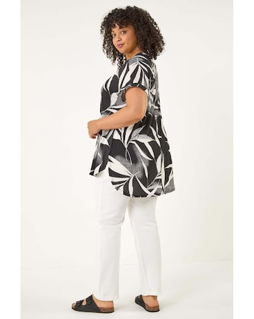 Roman Curve Leaf Print Textured Shirt