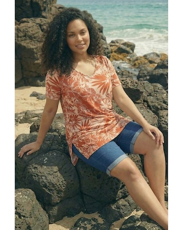 Roman Curve Leaf Print Bar Back Top