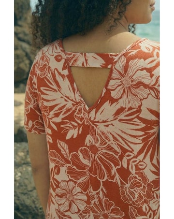 Roman Curve Leaf Print Bar Back Top