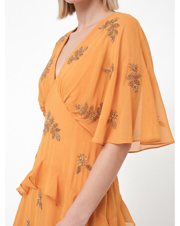 Maya Deluxe Embellished Half Sleeve Ruff