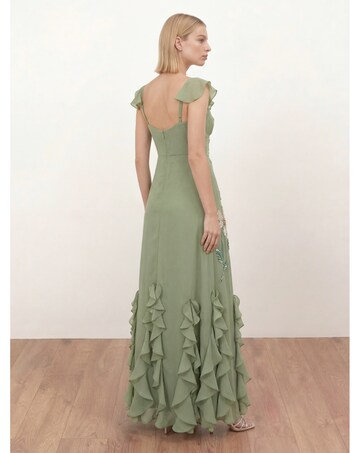 Maya Deluxe Floral Embellished Ruffle Ma