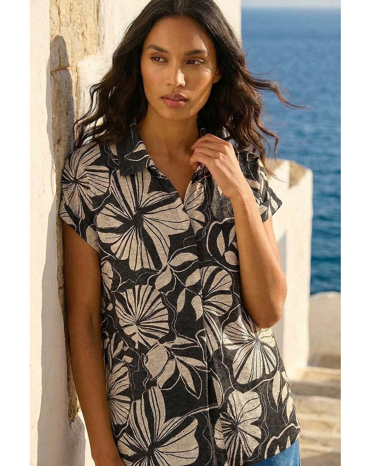 New In - Roman Printed Broderie Collared Top