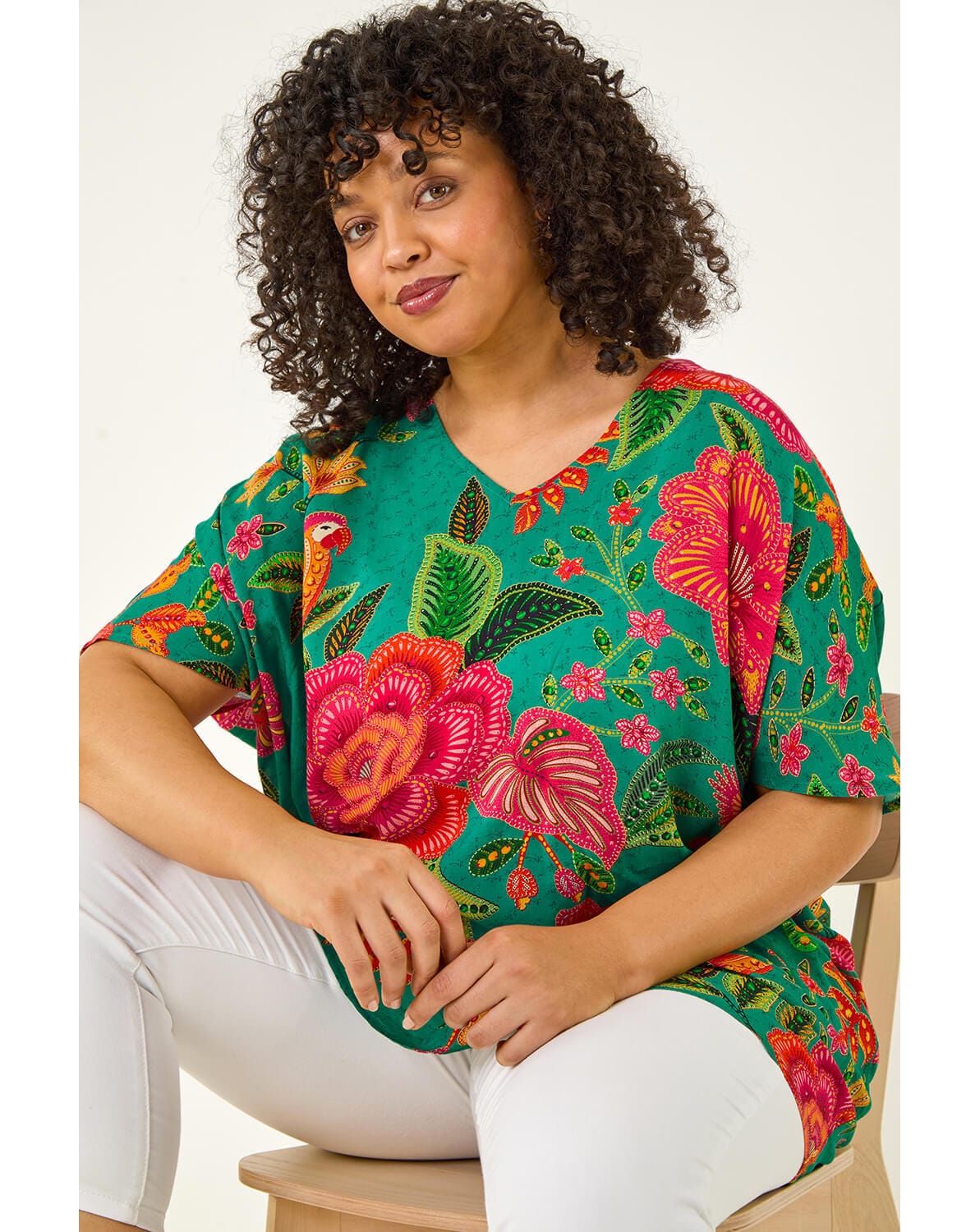 New In - Roman Curve Floral Print V-Neck Top