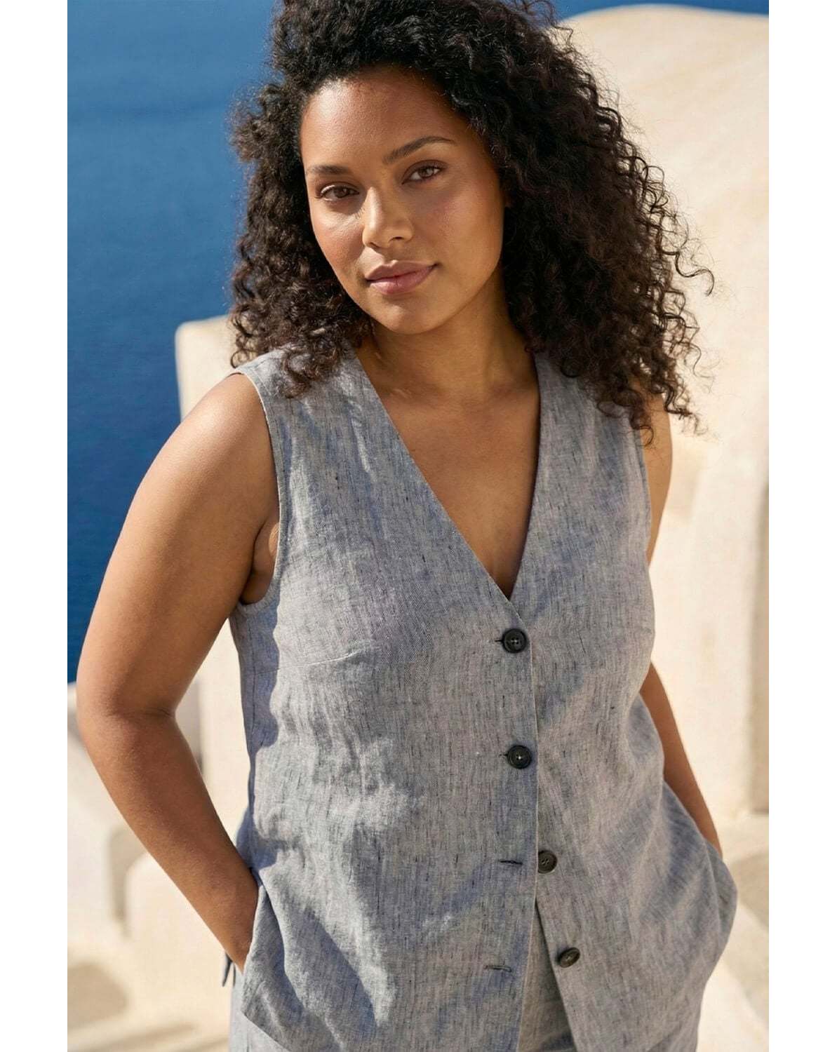 New In - Roman Curve Buttoned Relaxed Waistcoat