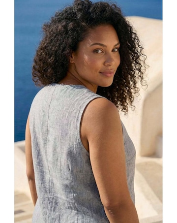 Roman Curve Buttoned Relaxed Waistcoat