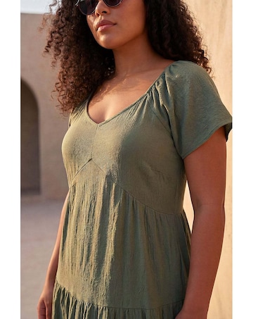 Roman Curve Pebble Crepe Tiered Dress