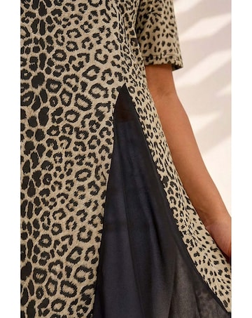 Roman Curve Animal Print Mesh T-Shirt