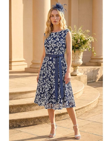 Roman Heart Print Lace Stretch Dress