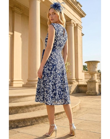 Roman Heart Print Lace Stretch Dress