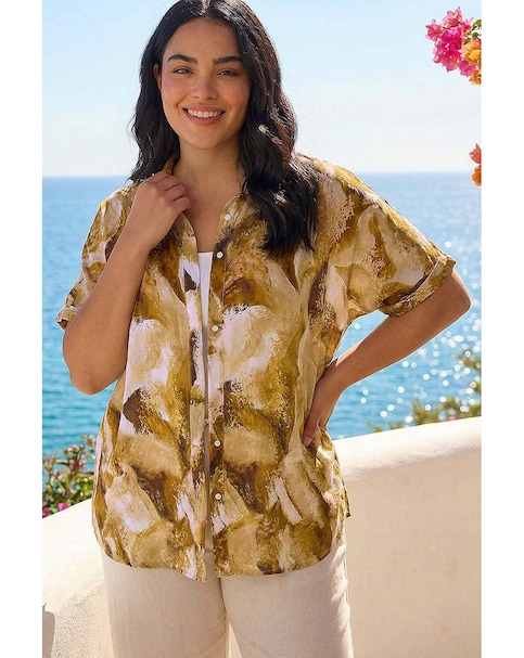 Roman Curve Swirl Print Button Shirt