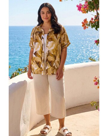 Roman Curve Swirl Print Button Shirt
