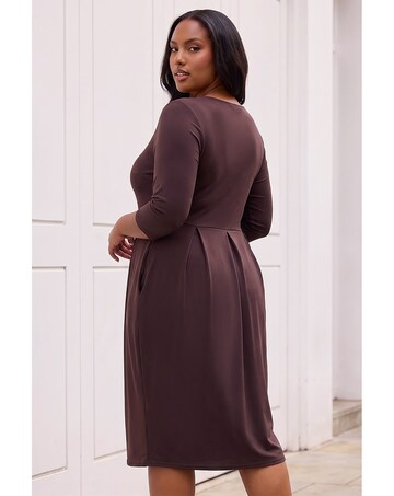 Roman Curve Pocket Shift Midi Dress