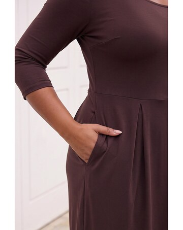 Roman Curve Pocket Shift Midi Dress