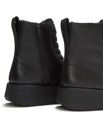 Fitflop Gen-FF Roam Shearling Boot