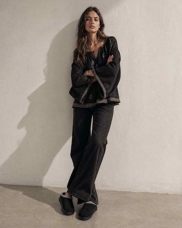 EVERAU Wigeon Boho Slippers in Black