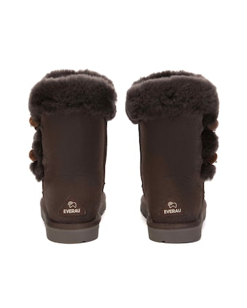 EVERAU Stork Horn Toggle button Short Boots in Chocolate
