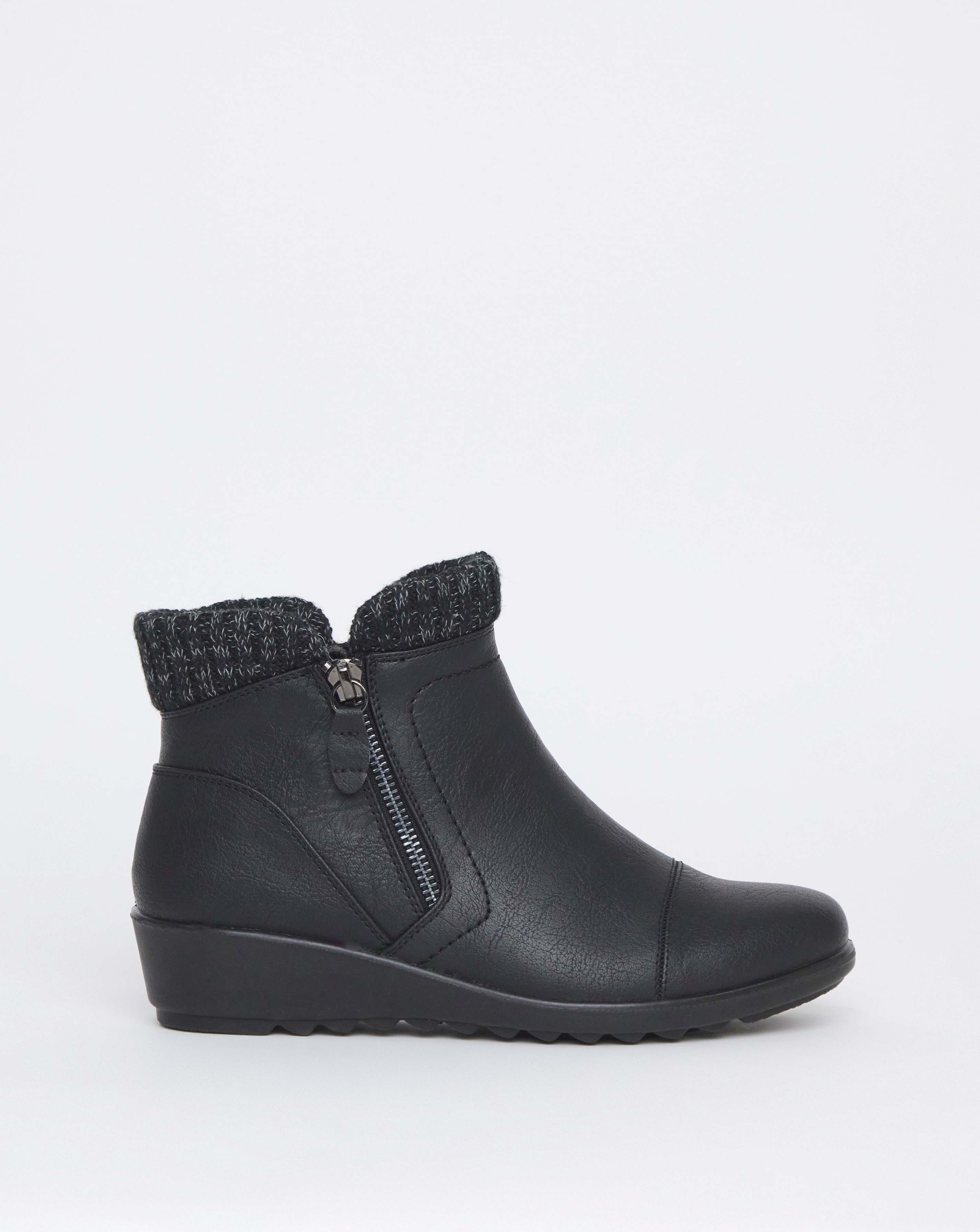 Cushion Walk Knit Top Wedge Boots EEE