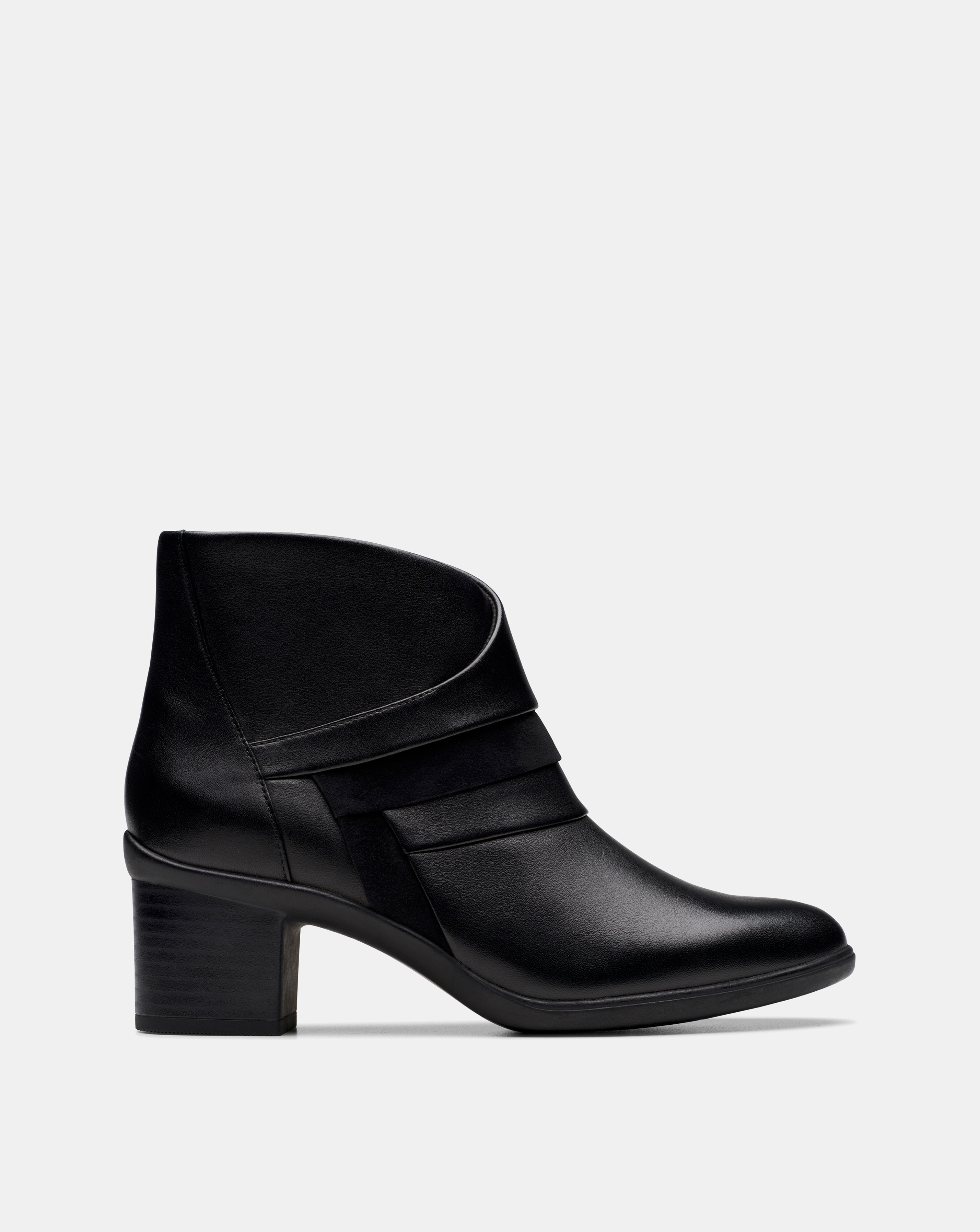 Clarks Shaya Leather Boot D Fit